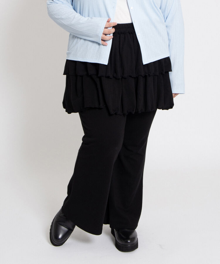 フリルレイヤードフレアパンツ