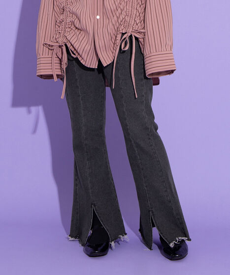 フロントスリットデニムフレアパンツ[商品：PN22SS-009