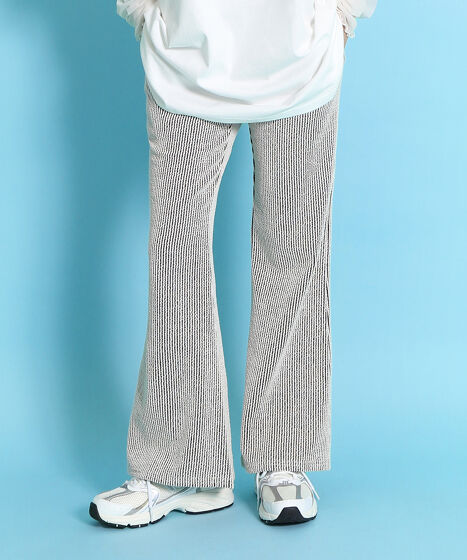 ストライプフレアパンツ[商品：PN25SS-016] - PUNYUS Online Store