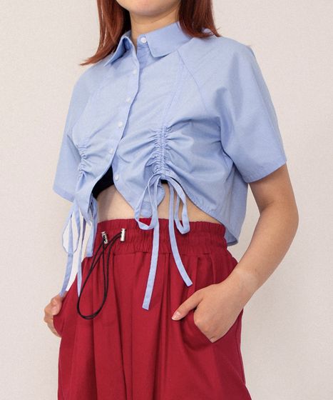 クロップド丈ドロストシャツ[商品：PN26SS-030] - PUNYUS Online Store