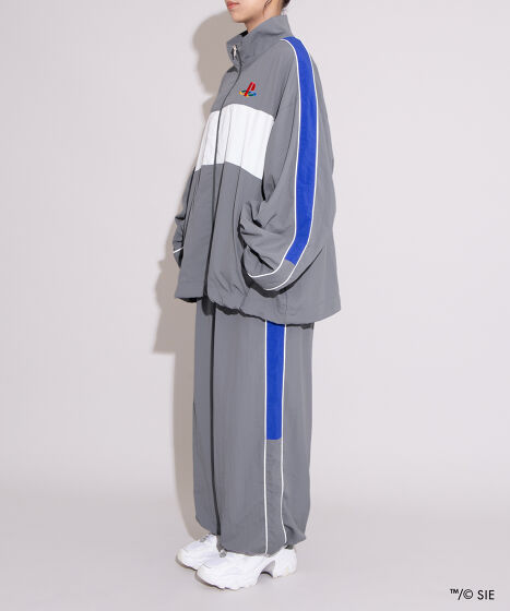 予約】Playstationナイロンジャケット[商品：PNPS25AW-010] - PUNYUS